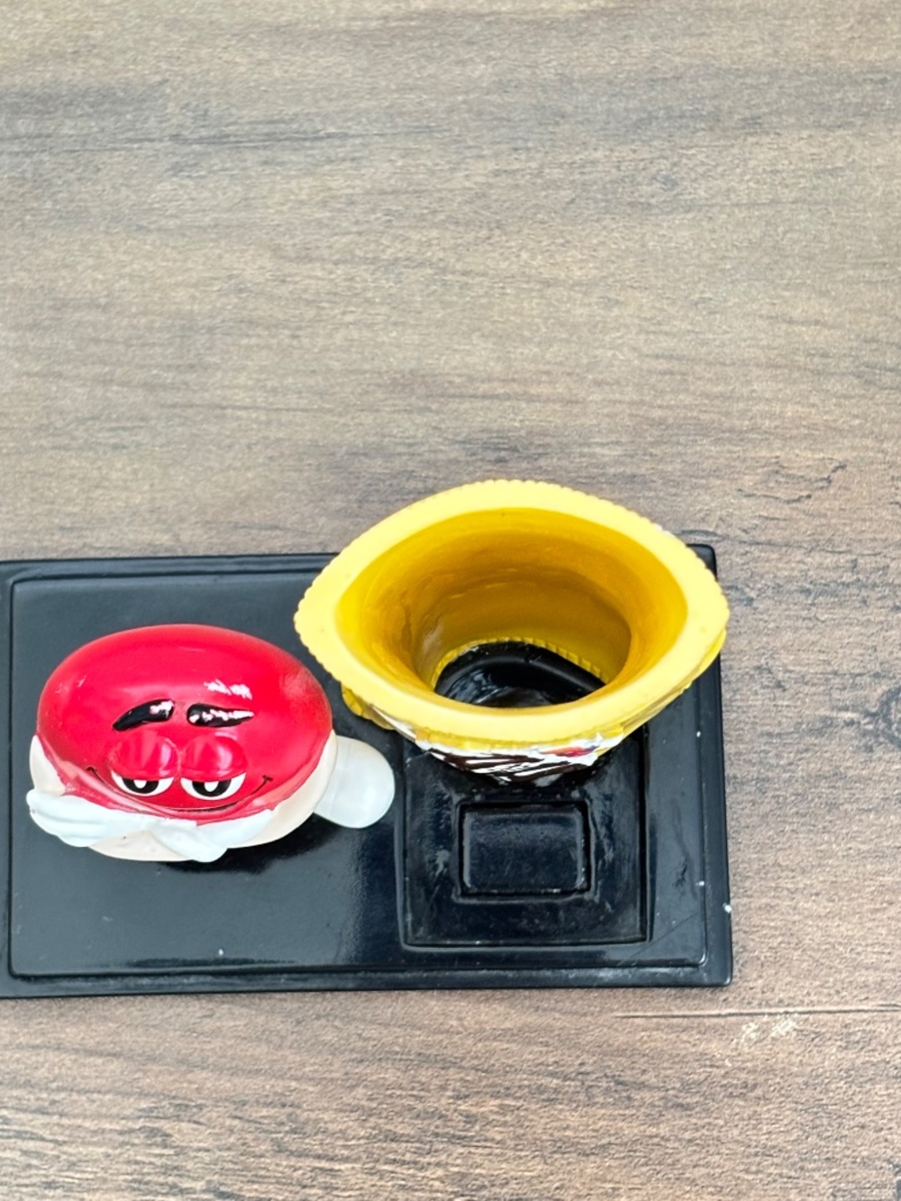 VINTAGE M&M's World Candy Red M&M Desktop Pencil Paper Clip Holder Organizer - Picture 11 of 12